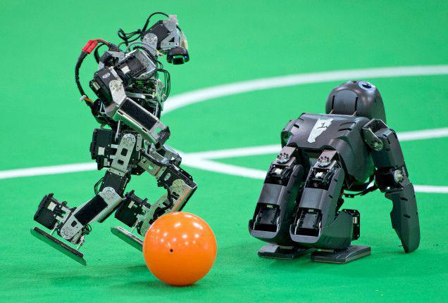 Robots jugando fútbol